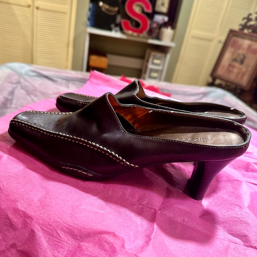 Aerosols slip on shoes. Size 10 leather upper. - Picture 3 of 6